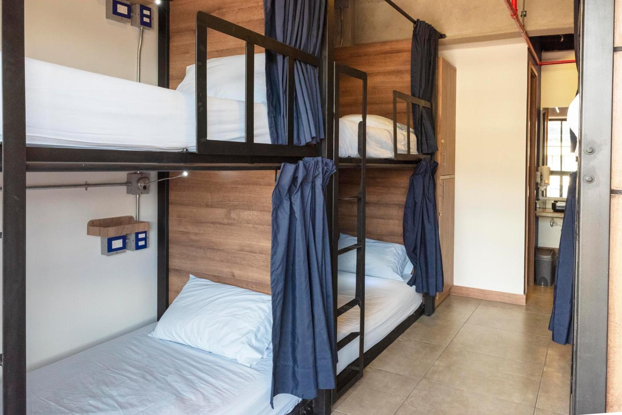 Los Patios Hostel Медельїн Екстер'єр фото